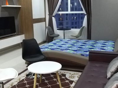 Sunrise City, Vietnam  Sunrise City, Vietnam