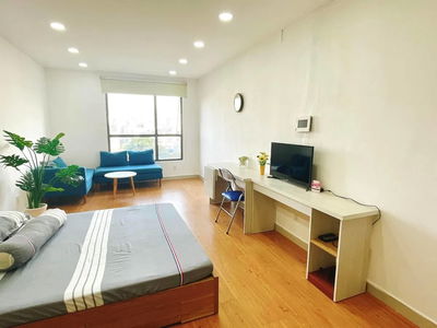 Garden Gate, Vietnam  Garden Gate, Vietnam