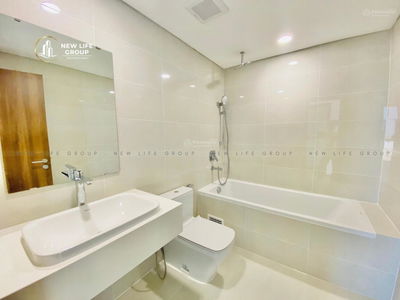 River Gate, Vietnam River Gate, Vietnam