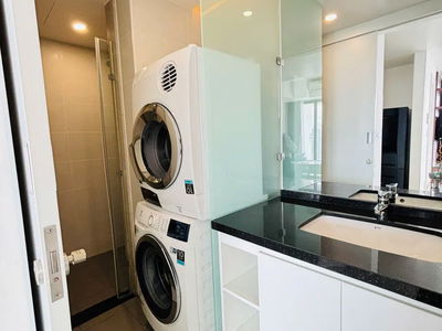 Hiyori Building, Vietnam  Hiyori Building, Vietnam