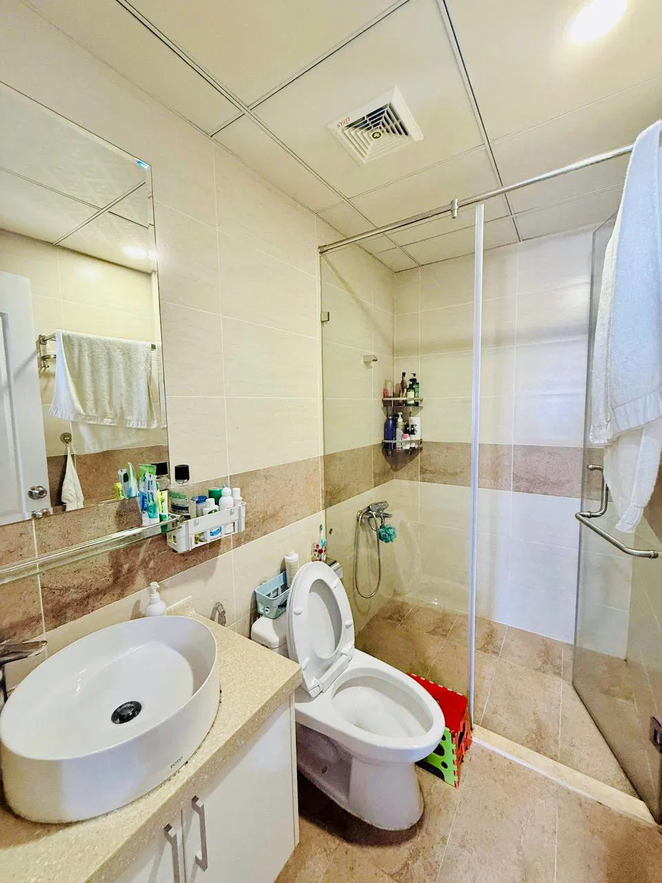 New Monarchy Building, Vietnam New Monarchy Building, Vietnam