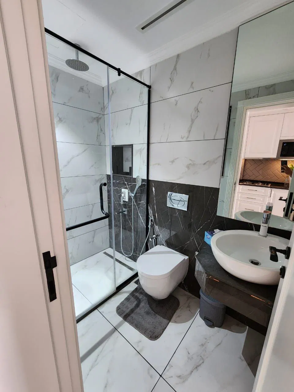 Housing in Dubai, United Arab Emirates Housing in Dubai, United Arab Emirates