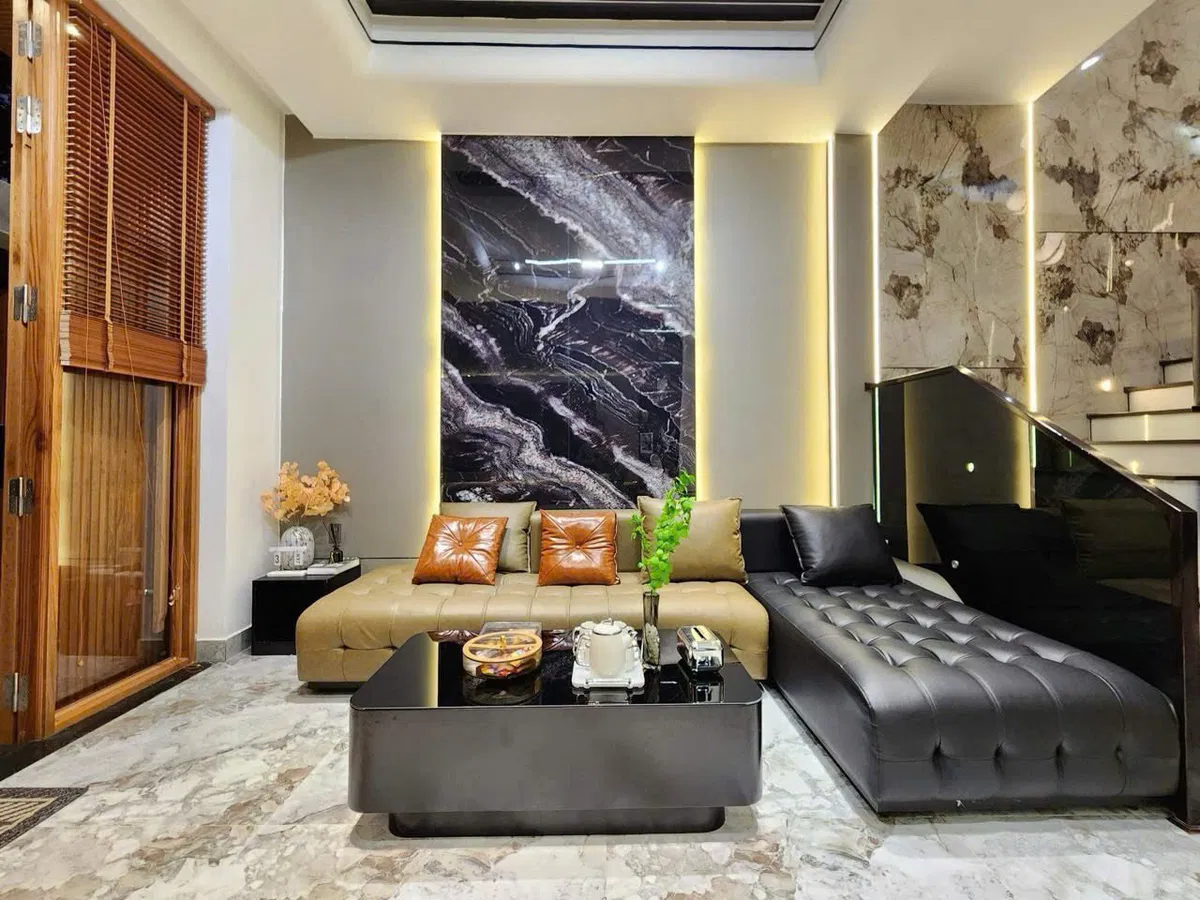 Central location with easy access to shops, Vietnam