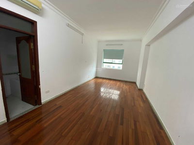 Trung Hoa Nhan Chinh, Vietnam Trung Hoa Nhan Chinh, Vietnam