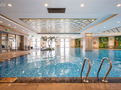 D'. Le Roi Soleil - Quang An, Vietnam D'. Le Roi Soleil - Quang An, Vietnam