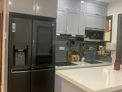 Topaz Twins, Vietnam Topaz Twins, Vietnam