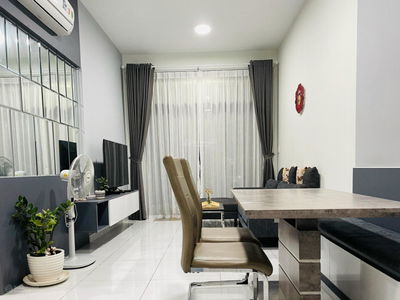 Jamila Khang Dien, Vietnam Jamila Khang Dien, Vietnam