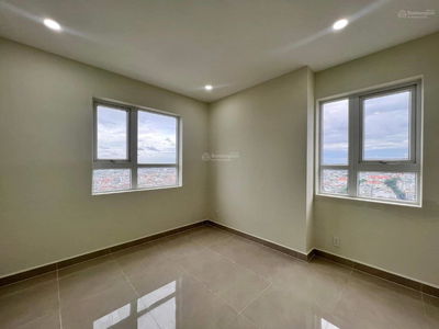 Topaz Elite, Vietnam Topaz Elite, Vietnam