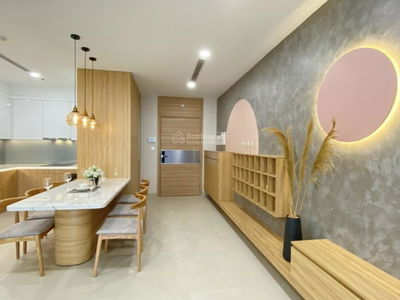 Dreamland Bonanza, Vietnam Dreamland Bonanza, Vietnam