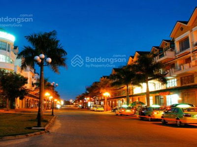 An Hoa apartment complex, Vietnam  An Hoa apartment complex, Vietnam