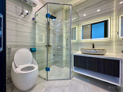 Momota Nguyen Duc Canh, Vietnam Momota Nguyen Duc Canh, Vietnam