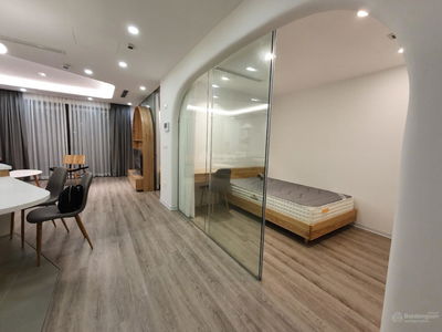 D'. Le Roi Soleil, Vietnam D'. Le Roi Soleil, Vietnam