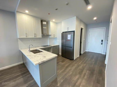 Lac Long Quan Street, Vietnam Lac Long Quan Street, Vietnam