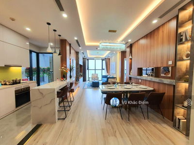 The Golden Palm Le Van Luong, Vietnam The Golden Palm Le Van Luong, Vietnam