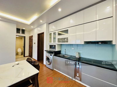 Au Co Street, Vietnam Au Co Street, Vietnam