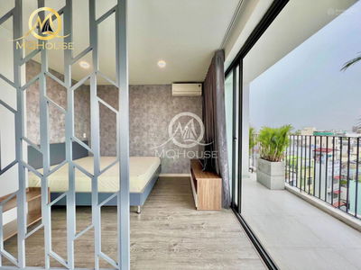 Bach Dang Street, Vietnam Bach Dang Street, Vietnam