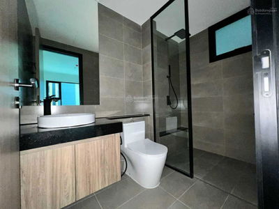 Of The Sun, Vietnam Of The Sun, Vietnam