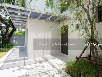 Beautiful house for rent located in Ekkamai Sukhumvit, Bangkok, Thailand Beautiful house for rent located in Ekkamai Sukhumvit, Bangkok, Thailand