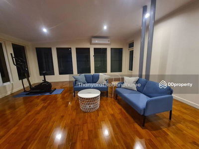 House for rent located between BTS Phrakanong and Ekkamai, Bangkok, Thailand House for rent located between BTS Phrakanong and Ekkamai, Bangkok, Thailand