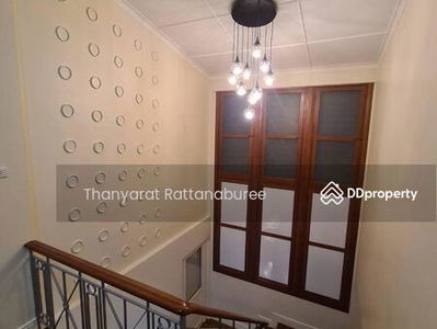 House for rent located between BTS Phrakanong and Ekkamai, Bangkok, Thailand House for rent located between BTS Phrakanong and Ekkamai, Bangkok, Thailand