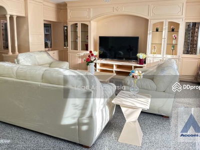 Royal Castle, Bangkok, Thailand Royal Castle, Bangkok, Thailand