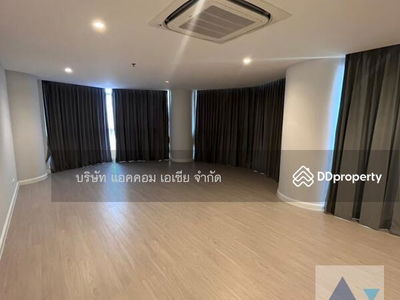 lebua at State Tower, Bangkok, Thailand lebua at State Tower, Bangkok, Thailand