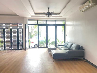 Gehäuse In Hanoi, Vietnam  Gehäuse In Hanoi, Vietnam