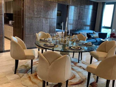 The Golden Armor, Vietnam The Golden Armor, Vietnam