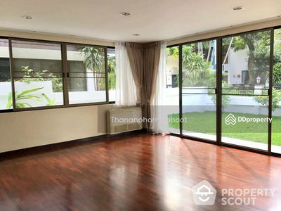 Spacious 5-Bedroom House, Bangkok, Thailand Spacious 5-Bedroom House, Bangkok, Thailand