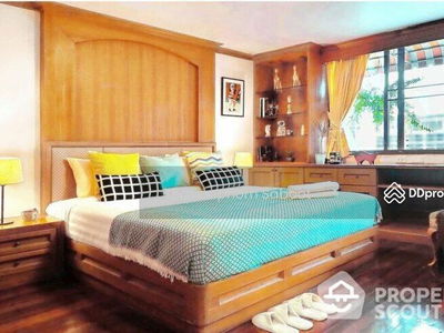 Large 2-Bedroom Townhouse, Bangkok, Thailand Large 2-Bedroom Townhouse, Bangkok, Thailand