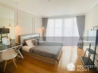 Large 3-Bedroom Townhouse, Bangkok, Thailand Large 3-Bedroom Townhouse, Bangkok, Thailand