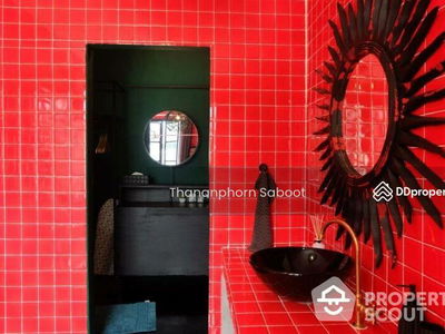 Spacious 4-Bedroom Townhouse, Bangkok, Thailand Spacious 4-Bedroom Townhouse, Bangkok, Thailand