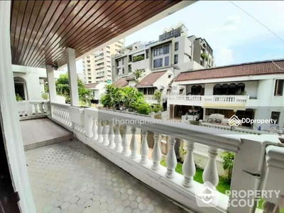 Spacious 4-Bedroom House, Bangkok, Thailand Spacious 4-Bedroom House, Bangkok, Thailand