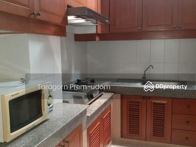 Spacious 2-Bedroom Townhouse, Bangkok, Thailand Spacious 2-Bedroom Townhouse, Bangkok, Thailand
