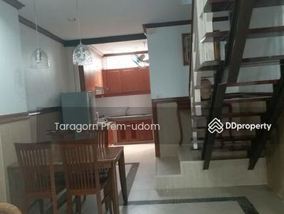 Spacious 2-Bedroom Townhouse, Bangkok, Thailand Spacious 2-Bedroom Townhouse, Bangkok, Thailand