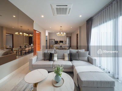 Two-storey pool villa with built-in swimming pool. Near Kad Farang, Chiang Mai, Thailand Two-storey pool villa with built-in swimming pool. Near Kad Farang, Chiang Mai, Thailand