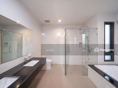 Two-storey pool villa with built-in swimming pool. Near Kad Farang, Chiang Mai, Thailand Two-storey pool villa with built-in swimming pool. Near Kad Farang, Chiang Mai, Thailand