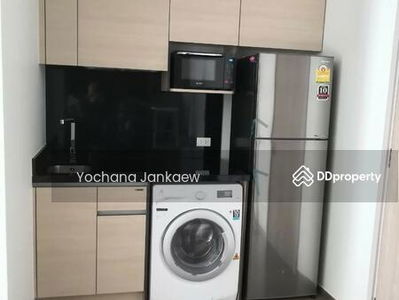 Park Origin Phrom Phong, Bangkok, Thailand Park Origin Phrom Phong, Bangkok, Thailand