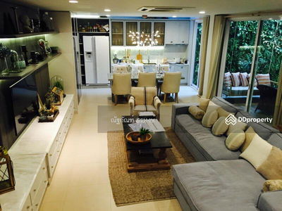 Luxury house, Soi Inthamara 9, Bangkok, Thailand Luxury house, Soi Inthamara 9, Bangkok, Thailand