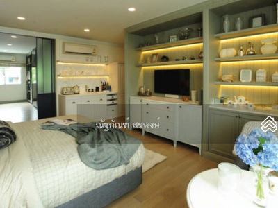 Luxury house, Soi Inthamara 9, Bangkok, Thailand Luxury house, Soi Inthamara 9, Bangkok, Thailand