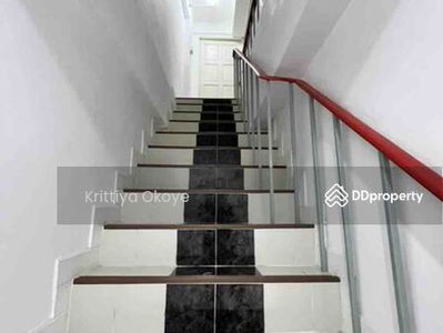 10400, Bangkok, Thailand 10400, Bangkok, Thailand