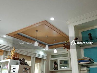 Laddarom Ratchaphruek-Pinklao, Bangkok, Thailand Laddarom Ratchaphruek-Pinklao, Bangkok, Thailand