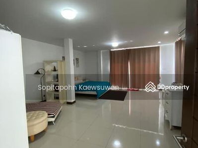 10400, Bangkok, Thailand 10400, Bangkok, Thailand