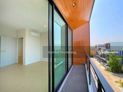 Nirvana Define Rama 9, Bangkok, Thailand Nirvana Define Rama 9, Bangkok, Thailand