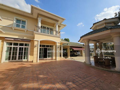 Two Grande Monaco Bangna-Wongwaen, Bangkok, Thailand Two Grande Monaco Bangna-Wongwaen, Bangkok, Thailand