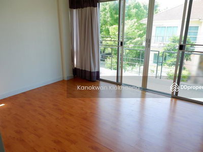 Bangkok Boulevard Rama9 Srinakarin, Bangkok, Thailand Bangkok Boulevard Rama9 Srinakarin, Bangkok, Thailand