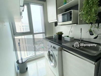 Life Ratchadapisek, Bangkok, Thailand Life Ratchadapisek, Bangkok, Thailand