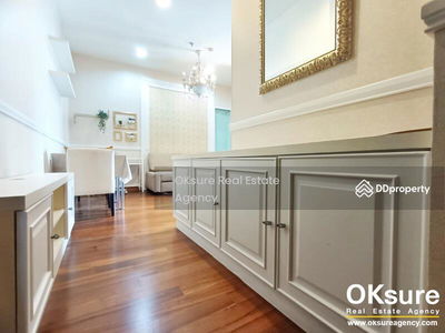 Ivy Sathorn 10, Bangkok, Thailand Ivy Sathorn 10, Bangkok, Thailand