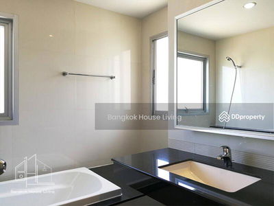 P.W.T. Mansion, Bangkok, Thailand P.W.T. Mansion, Bangkok, Thailand