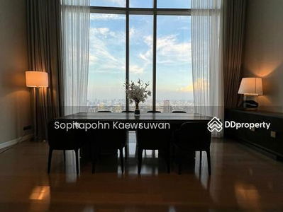 Magnolias Ratchadamri Boulevard, Bangkok, Thailand Magnolias Ratchadamri Boulevard, Bangkok, Thailand